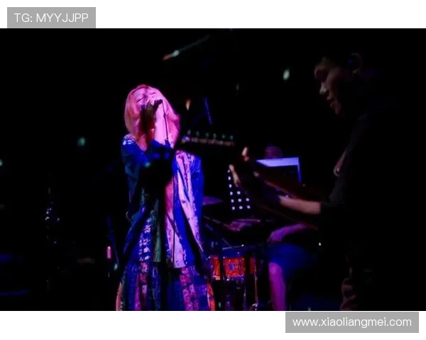 王岚的音乐旅程与人生哲学探索:从舞台到生活的多重视角