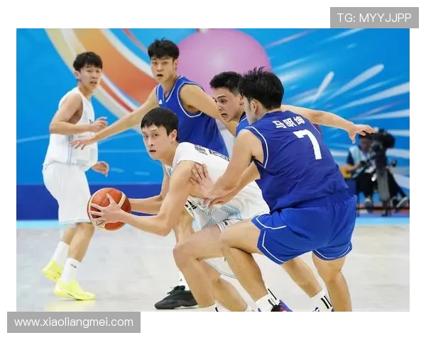 广州篮球队快攻策略分析及其在比赛中的成效与不足之处探讨